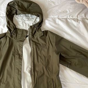 NORTH FACE OLIVE GREEN WINDBREAKER